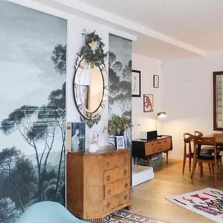 Charming Triplex With Garden Parigi