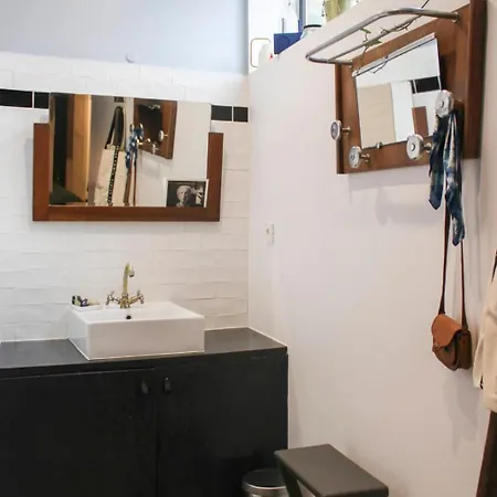 Charming Triplex With Garden * Parigi
