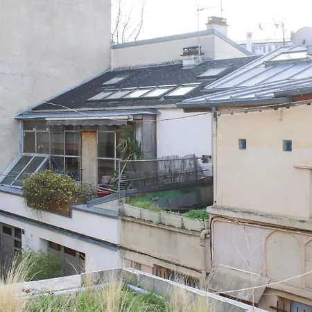 Charming Triplex With Garden Parigi