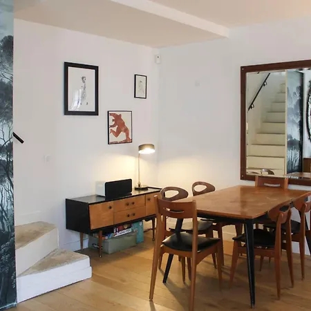 Charming Triplex With Garden Apartment